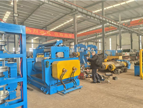 에 대한 최신 회사 뉴스 터키 의 고객 들 이 우리 공장 을 방문 하여 타이어 재구조 장비 를 검사 하였습니다