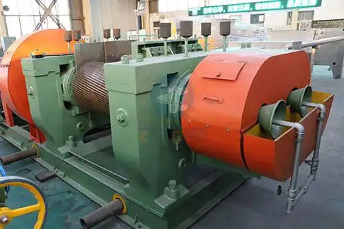 좋은 가격 110kw 고무 분쇄기 폐 타이어 재활용 생산 PLC 제어로 고무 가루 온라인으로