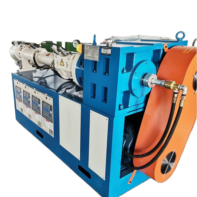 DC132 고무 extruder 기계 0-60r/min 나사 속도 300mm 앞 나사 지름