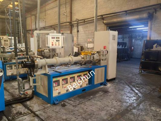 좋은 가격 0-400℃ 온도 범위 및 900-950HV 스크류 경도를 갖춘 시간당 100kg 생산량의 EPDM 실링 스트립 생산 라인 온라인으로