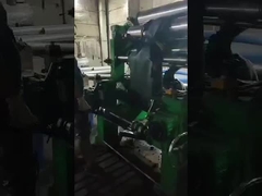 공장 기계를 섞는 충돌